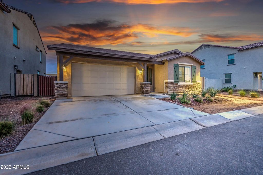 1039 S 151st Lane, Goodyear