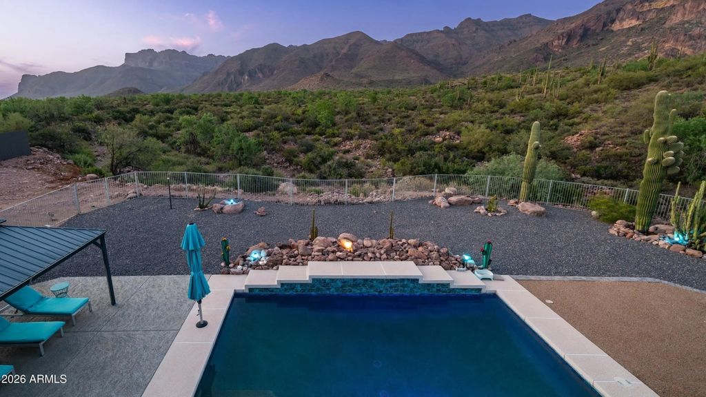 2421 S Rainbows End, Gold Canyon