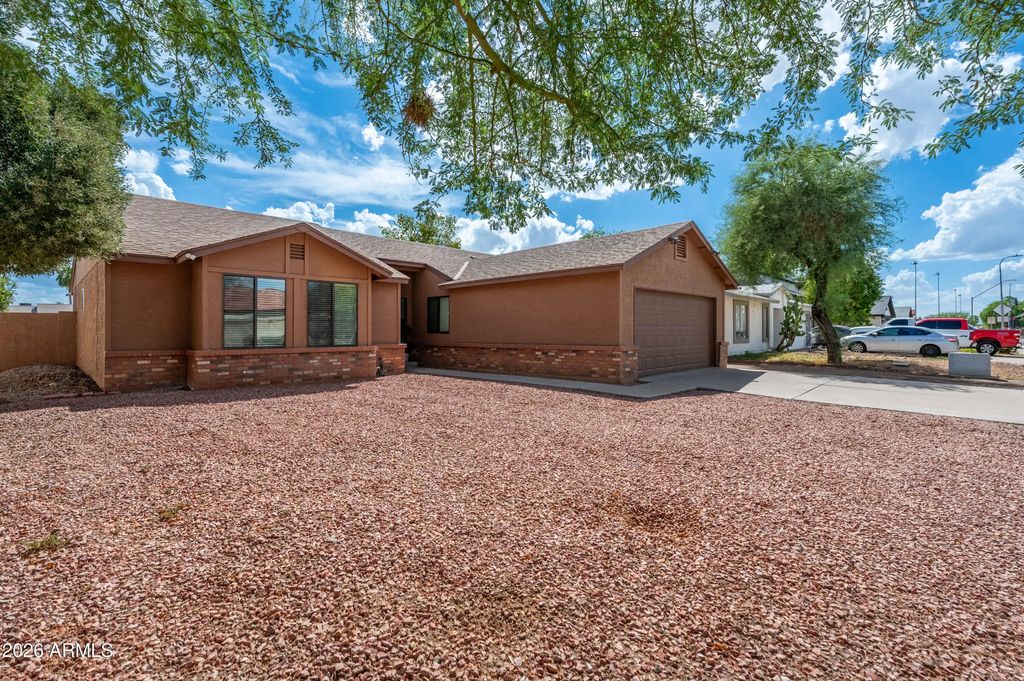 7425 W Ocotillo Road, Glendale