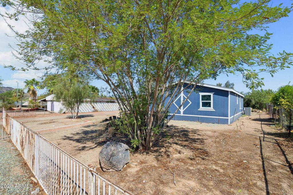 3820 W Lone Cactus Drive, Glendale