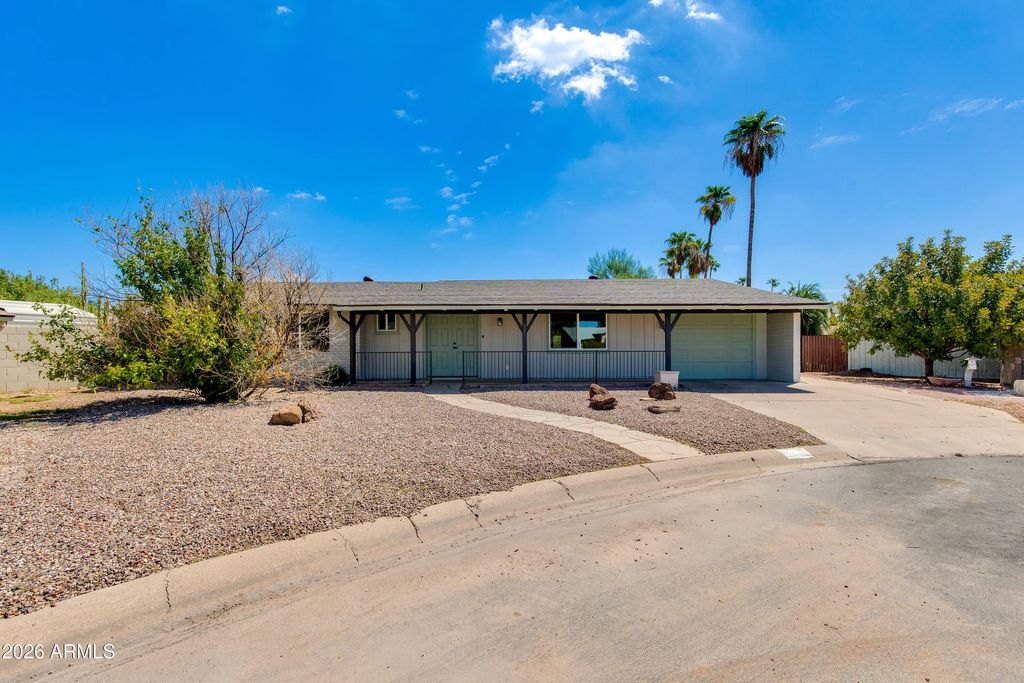 921 S Roslyn Place, Mesa