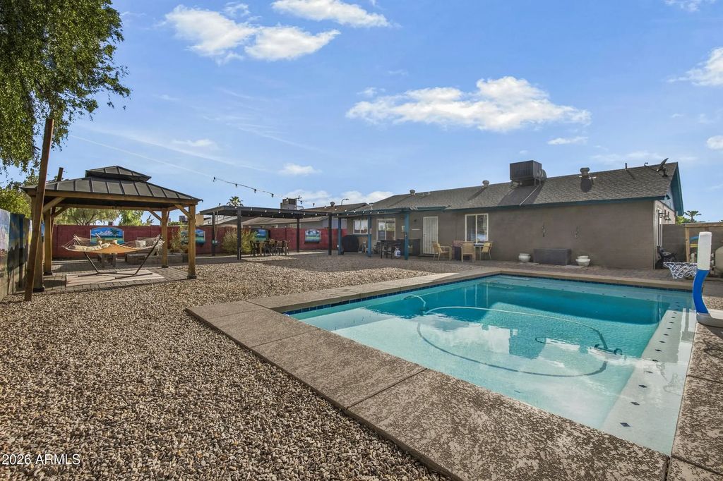 9425 N 63rd Drive, Glendale