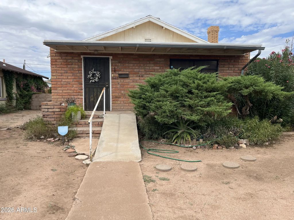 1460 E 12th Street, Douglas