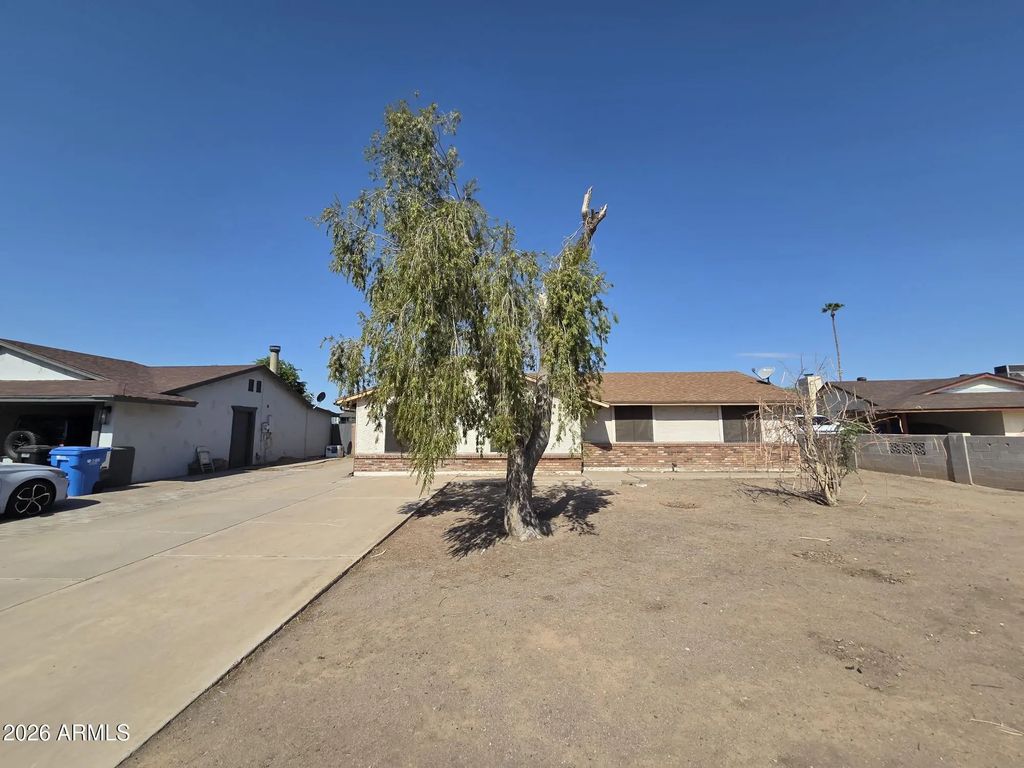 1910 N 42nd Drive, Phoenix