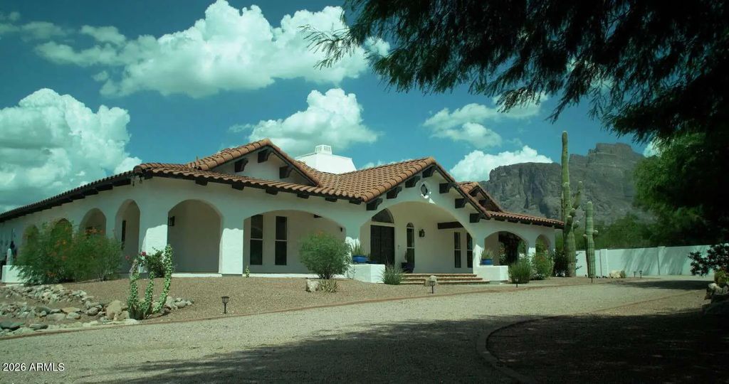 4932 E Greasewood Street, Apache Junction