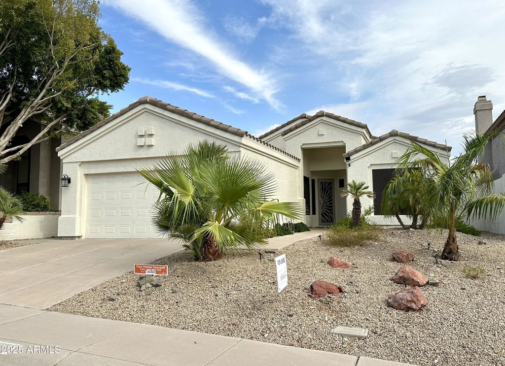 275 E Ashurst Drive, Phoenix