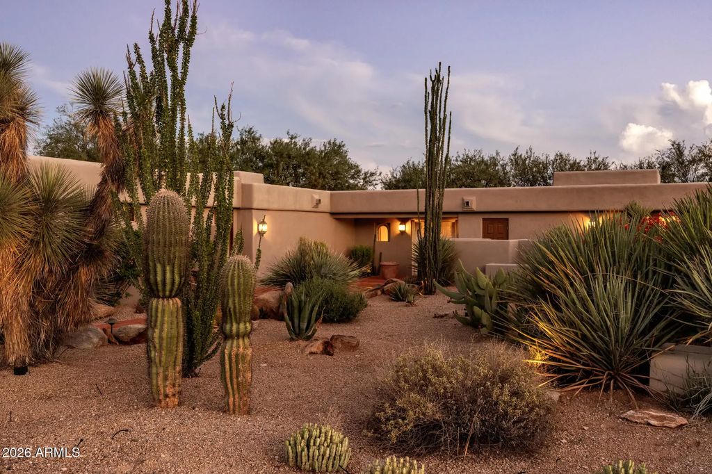 1042 N Boulder Drive, Carefree