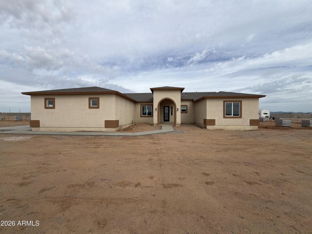 23316 W Barwick Drive, Wittmann