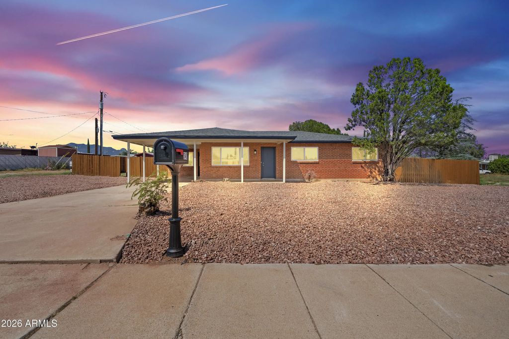 340 N Lenzner Avenue, Sierra Vista