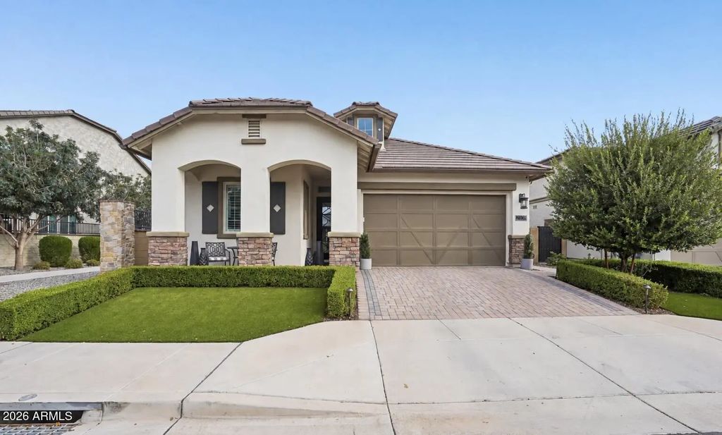 2108 E Warbler Road, Gilbert