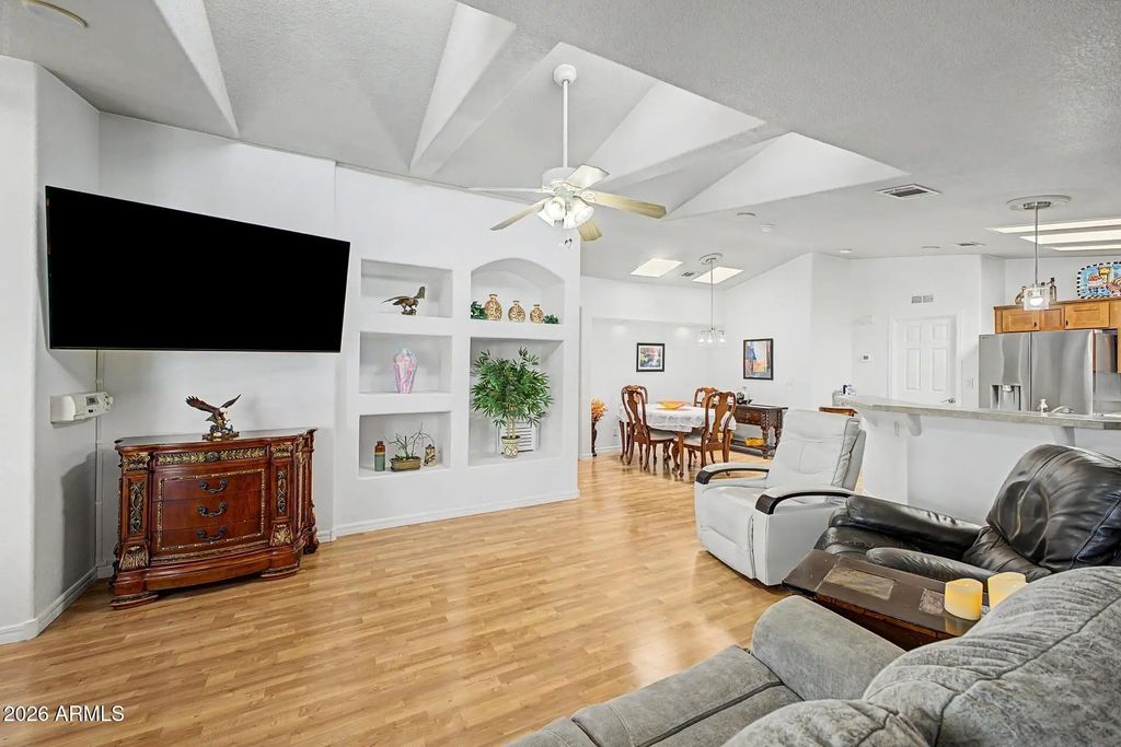 3301 S Goldfield Road (unit 2122), Apache Junction