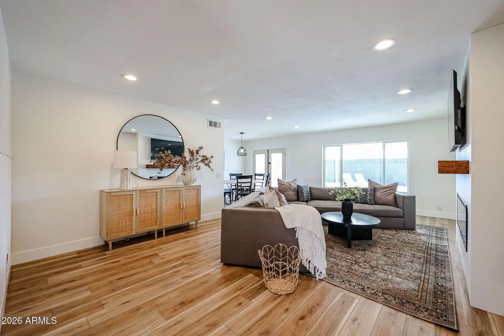 5209 E Beck Lane, Scottsdale