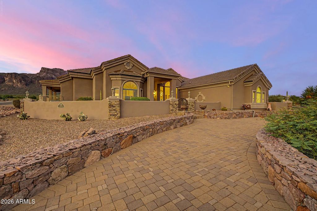 1111 S Deer Run Court, Apache Junction