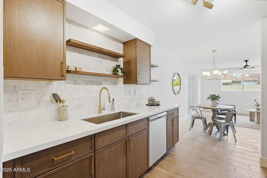 3918 W Kaler Drive, Phoenix