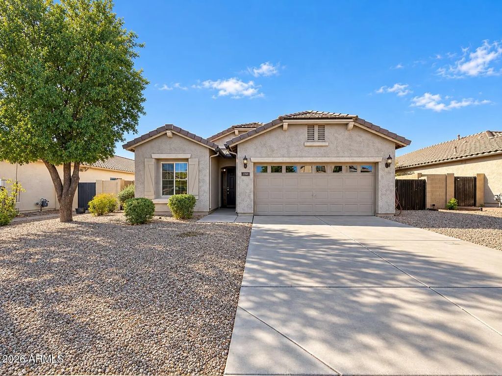 17961 W Lawrence Lane, Waddell