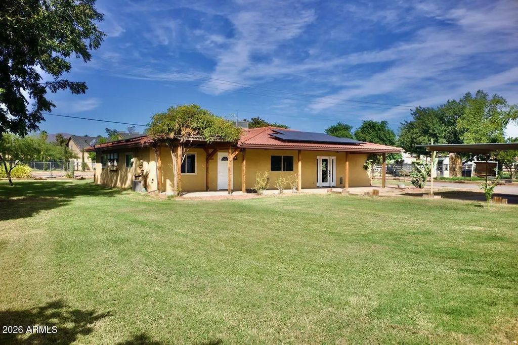 17435 W Maryland Avenue, Waddell