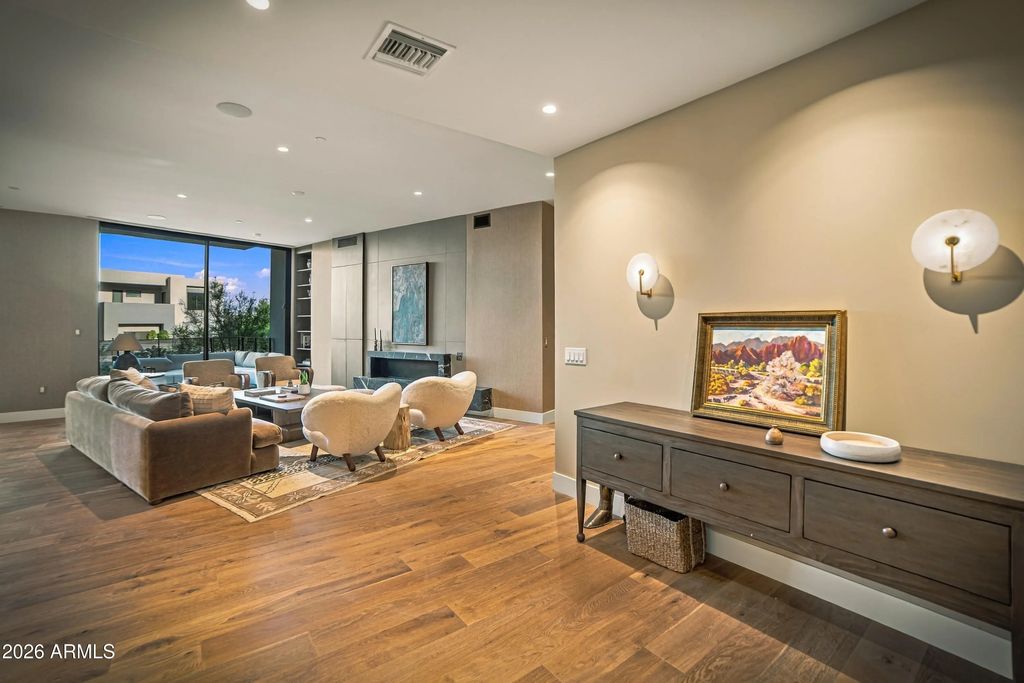 5000 N Camelback Ridge Drive (unit 108), Scottsdale