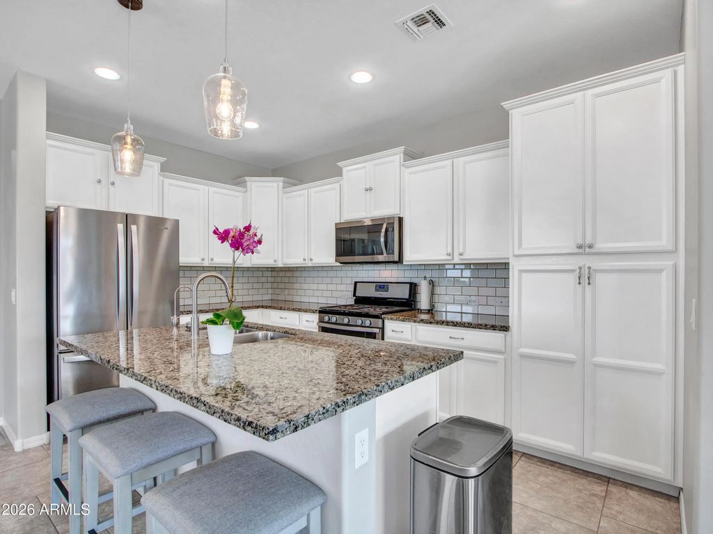 4229 W Valley View Drive, Laveen