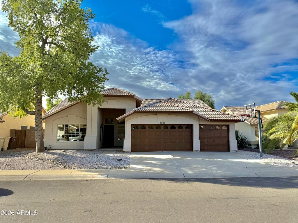 8529 W Willow Avenue, Peoria