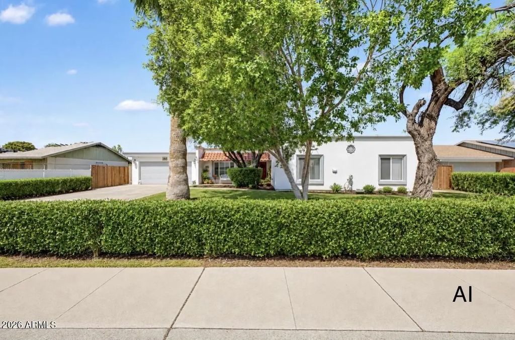5816 W Royal Palm Road, Glendale