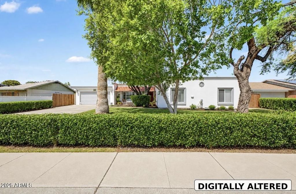 5816 W Royal Palm Road, Glendale