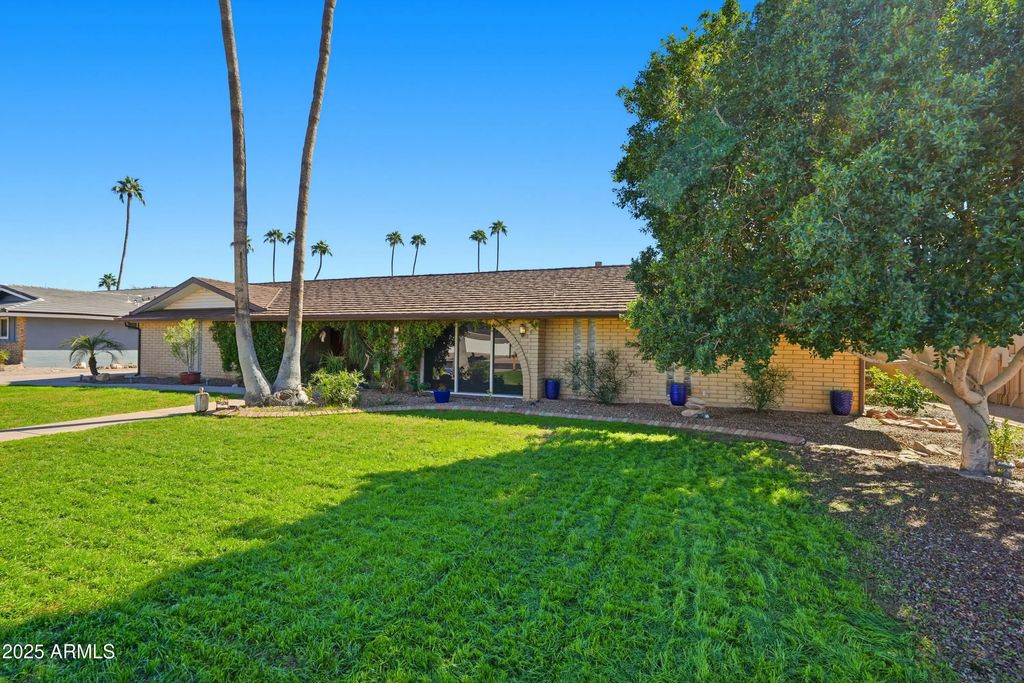 19 E Canterbury Court, Phoenix