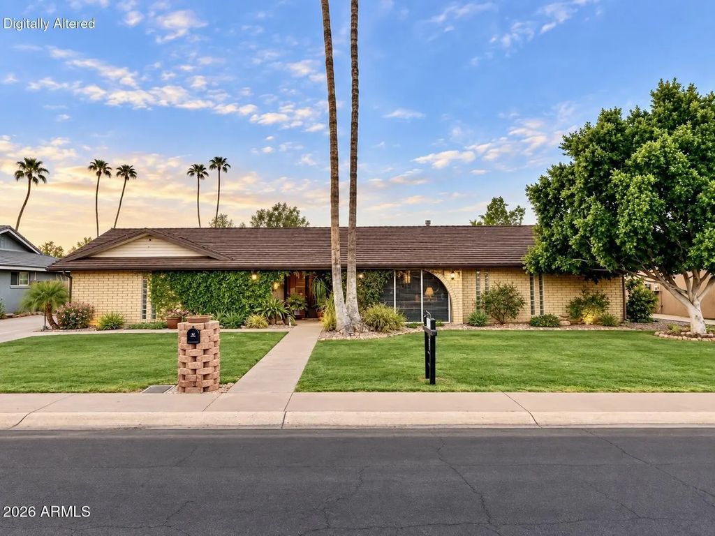 19 E Canterbury Court, Phoenix