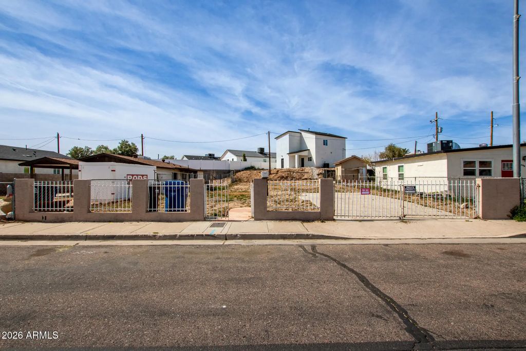 244 S 7th Street (unit 20), Avondale
