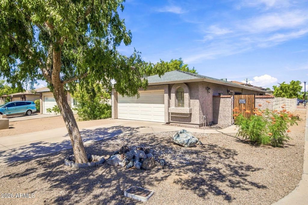 3704 W Villa Maria Drive, Glendale