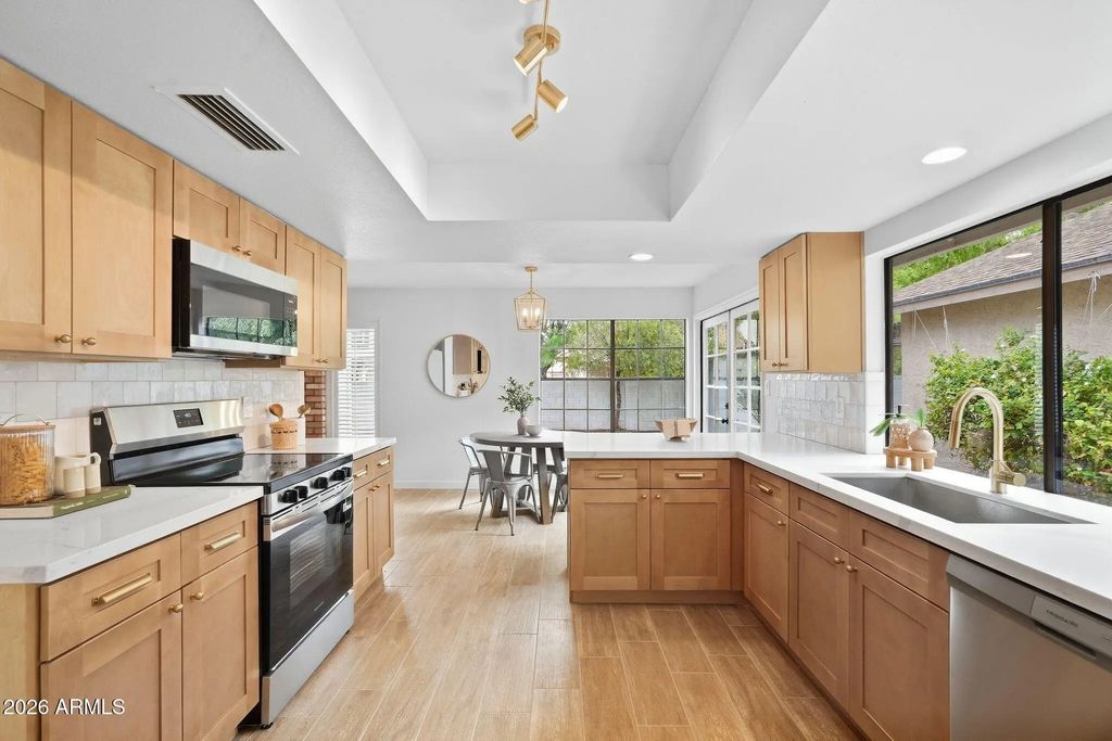 2439 W Kiowa Avenue, Mesa