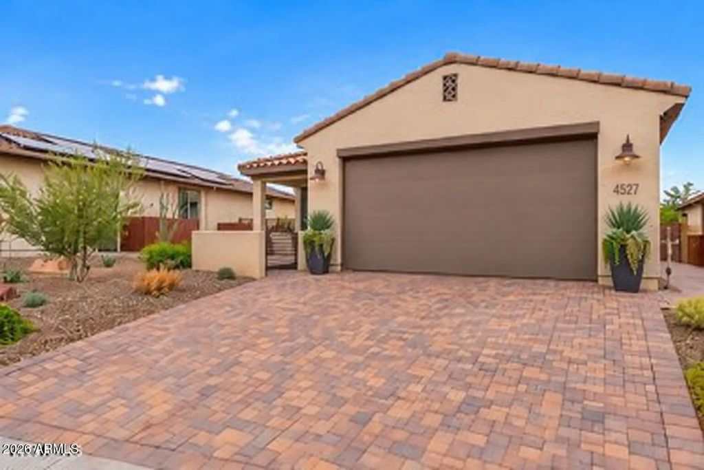 4527 Charro Court, Wickenburg