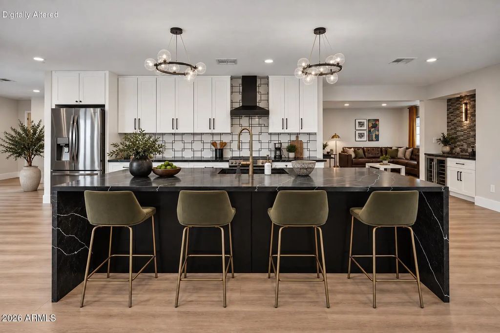 3802 E Piccadilly Road, Phoenix