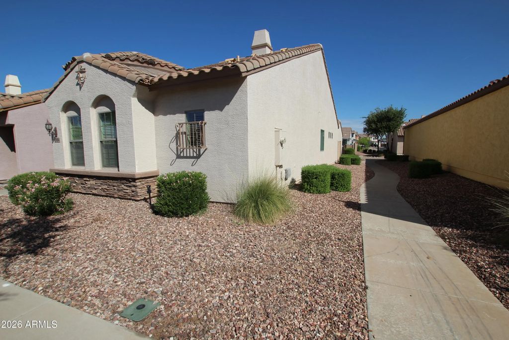 8984 W Nicolet Avenue, Glendale