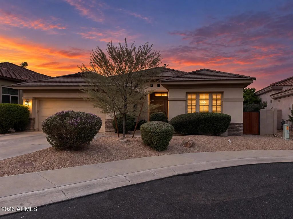 3818 E Crest Lane, Phoenix