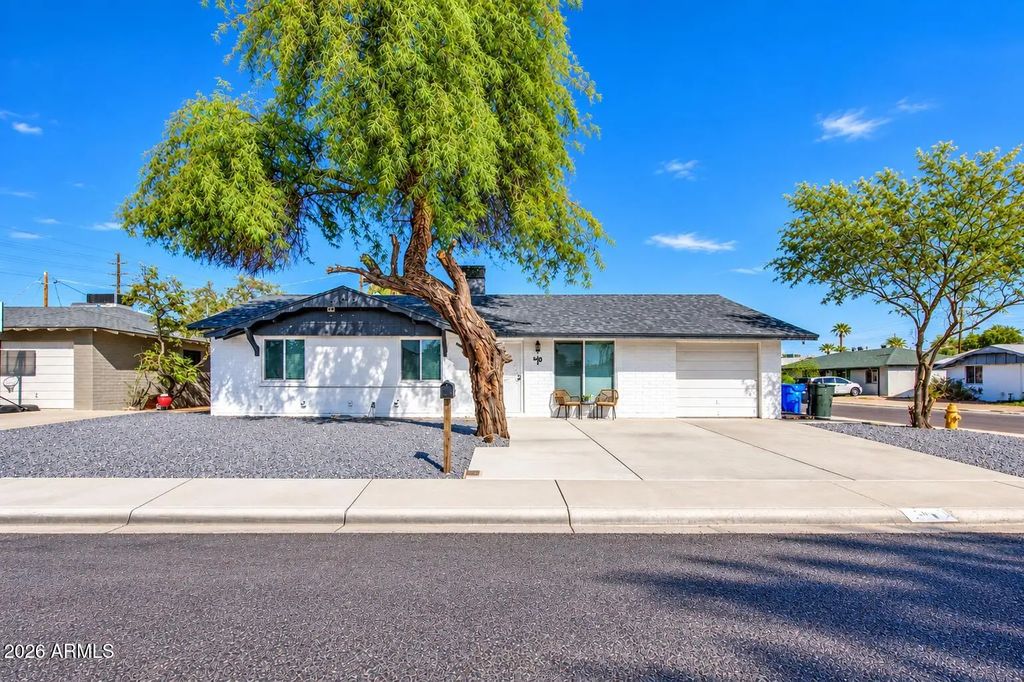 9043 N 16th Drive, Phoenix