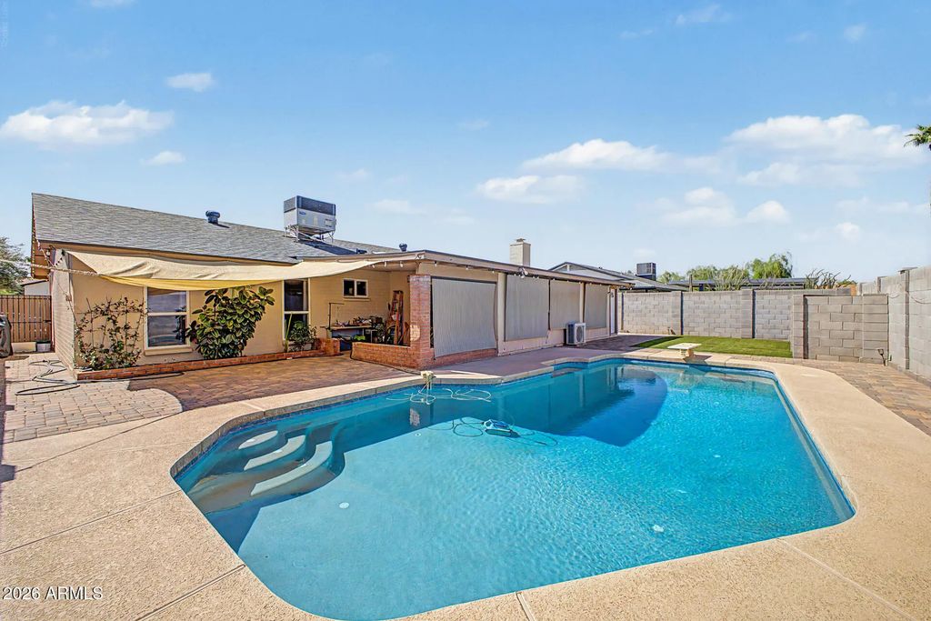 1608 W Straford Drive, Chandler