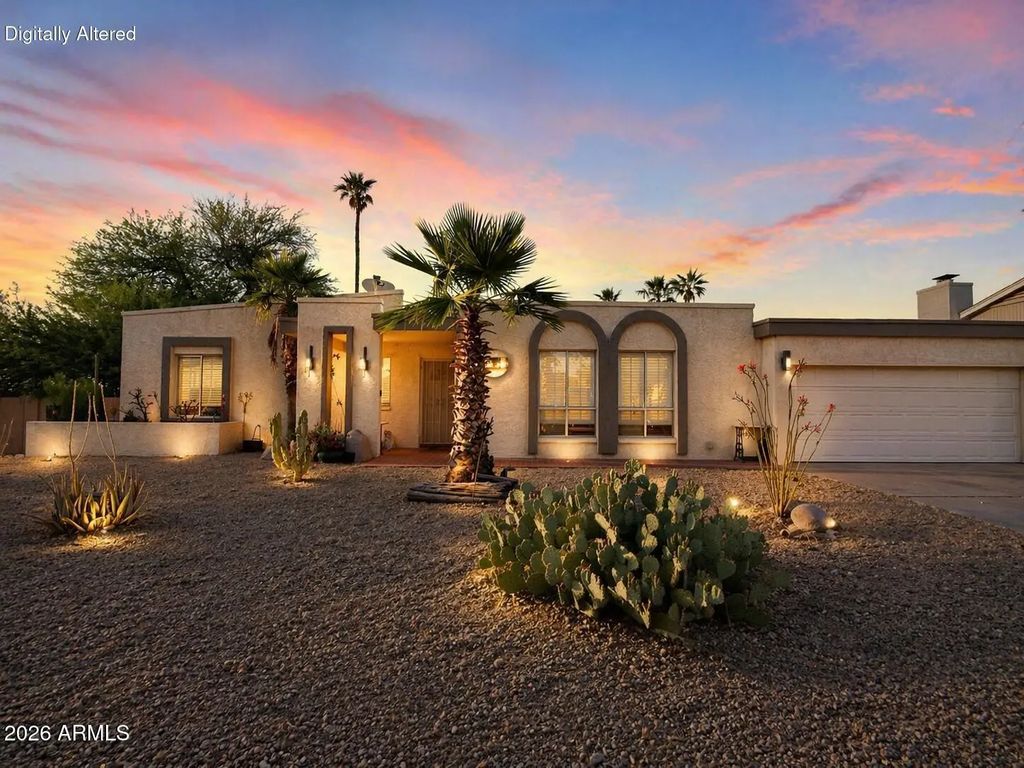 1132 E Village Cir Drive N, Phoenix
