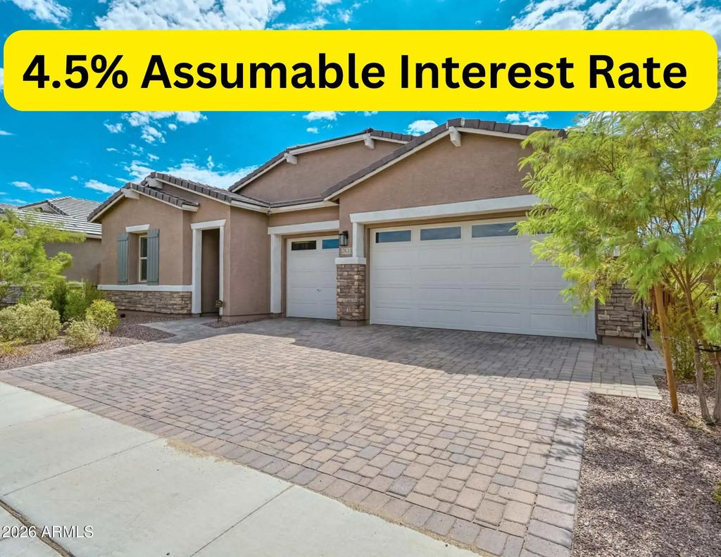 17633 W Running Deer Trail, Surprise