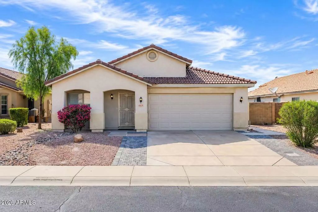9014 S 10th Street, Phoenix