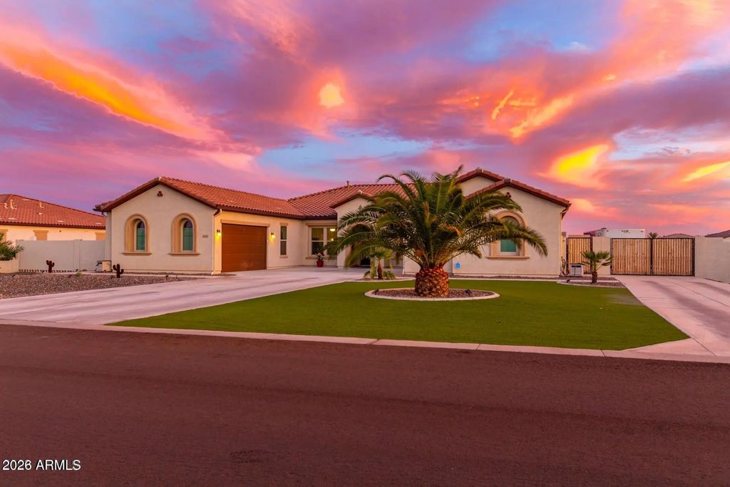 16127 W Camden Avenue, Waddell