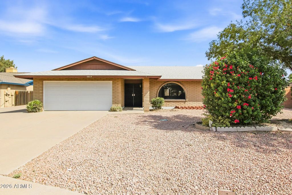 5914 W Harmont Drive, Glendale