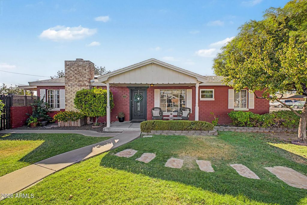 7420 N 58th Drive, Glendale