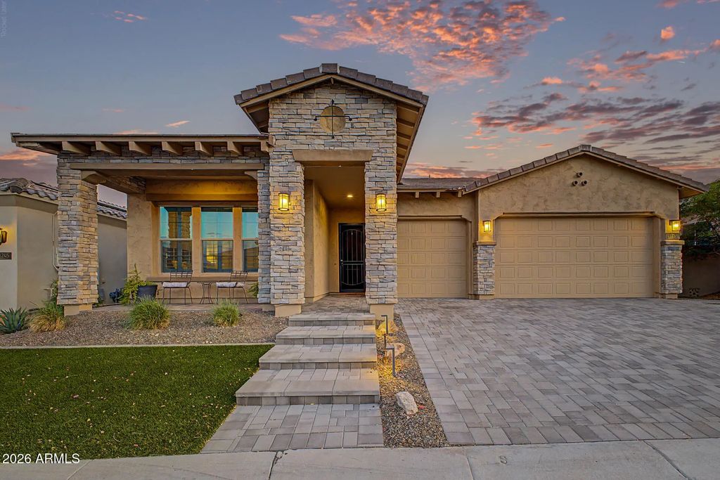 21251 W Hillcrest Boulevard, Buckeye