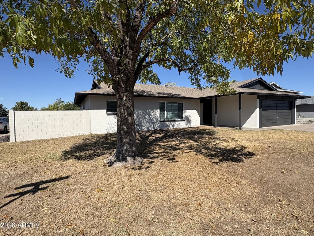 7702 N 48th Avenue, Glendale