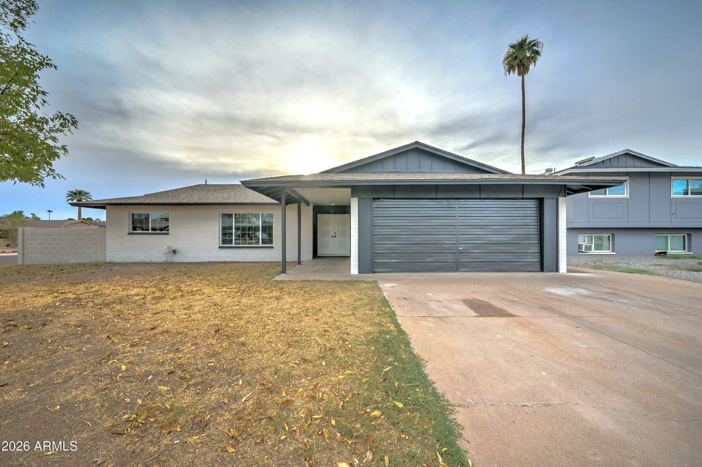 7702 N 48th Avenue, Glendale