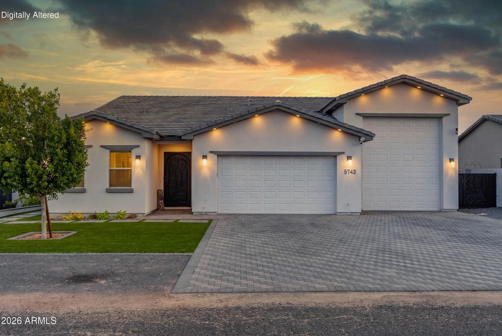 5742 E Red Bird Lane E, San Tan Valley