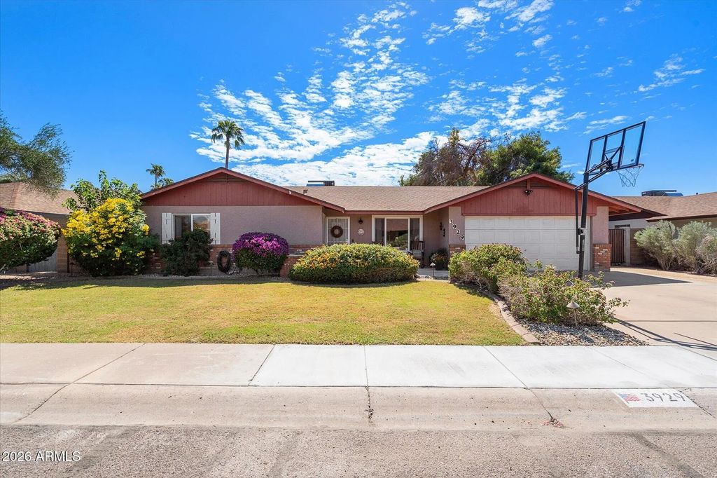 3929 W Campo Bello Drive, Glendale