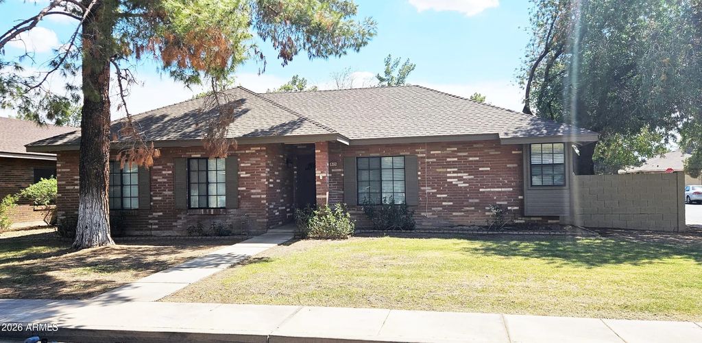 815 E Lexington Avenue, Gilbert