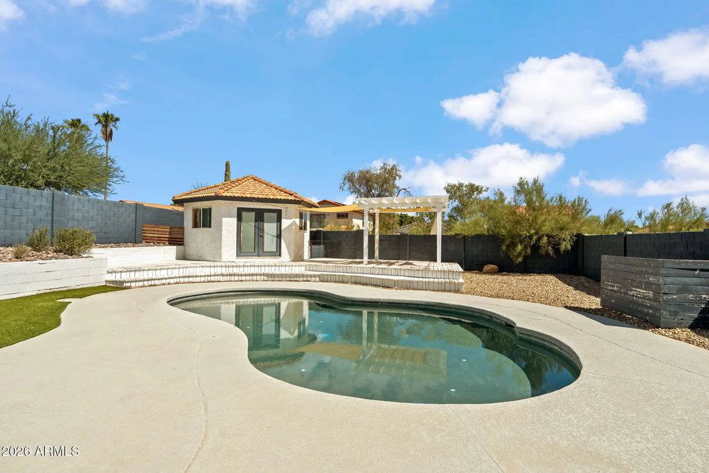 4330 E Vaughn Drive, Phoenix
