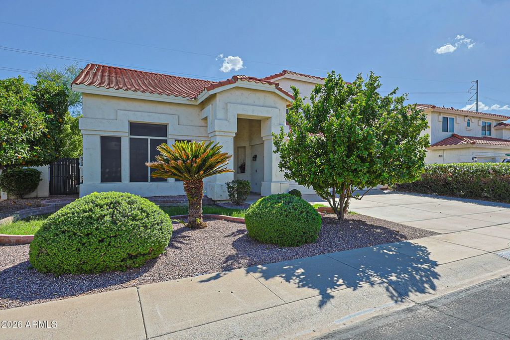 5819 W Wethersfield Drive, Glendale